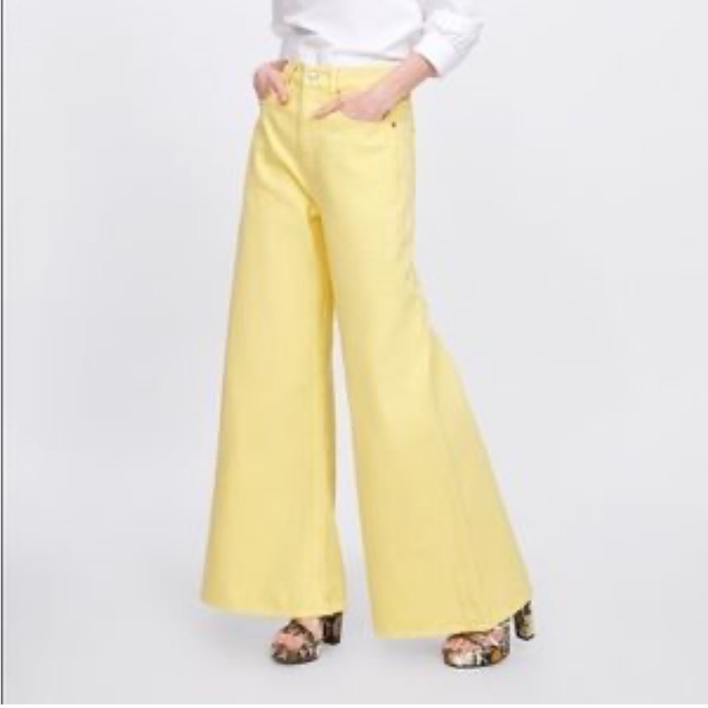 Zara Lemon Colored Wide Leg Jeans-SUPER FLATTERING FIT, AND LIKE NEW CONDITION